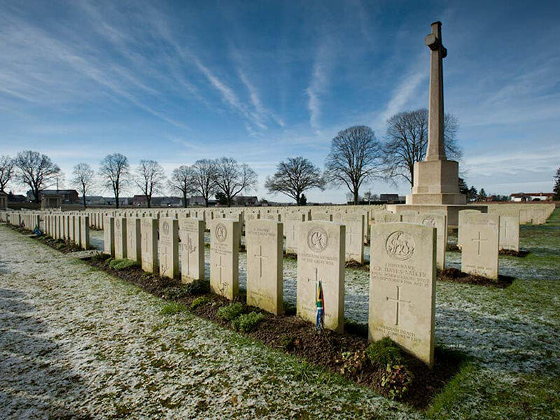 DELVILLE WOOD CEMETERY, LONGUEVAL