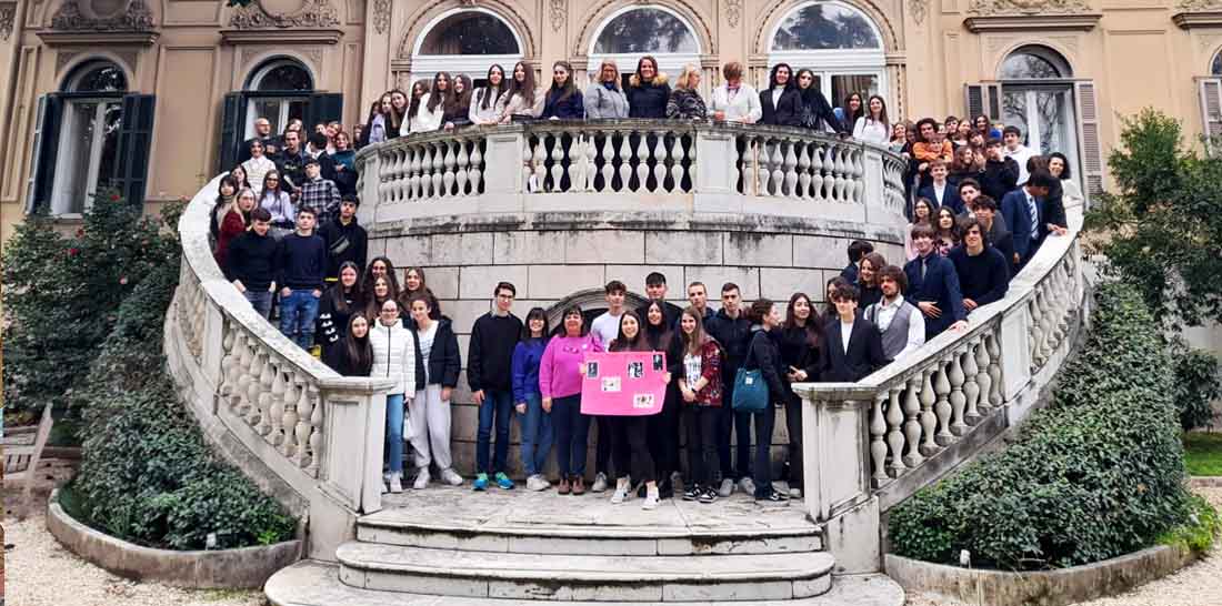 Italian students commemorate on International Women's Day