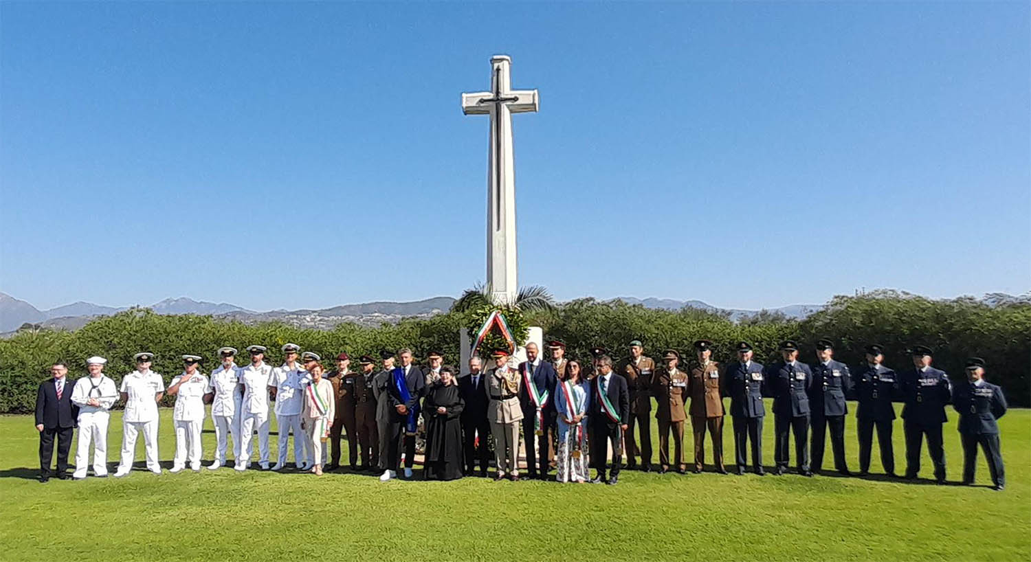 British Ambassador commemorates 80th Anniversary of the Salerno landings
