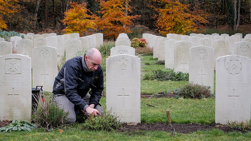 Why are there Chelsea Pensioners buried at Brookwood?