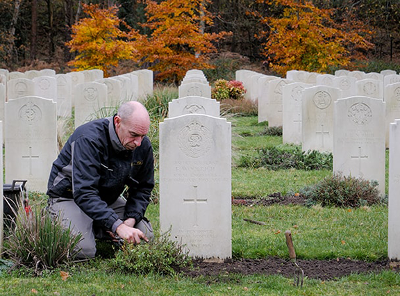 Why are there Chelsea Pensioners buried at Brookwood?