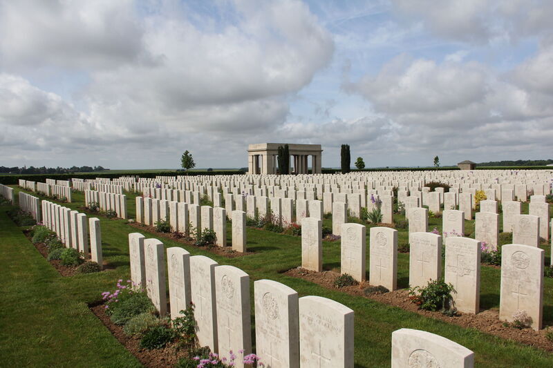 Caterpillar Valley Cemetery, Longueval