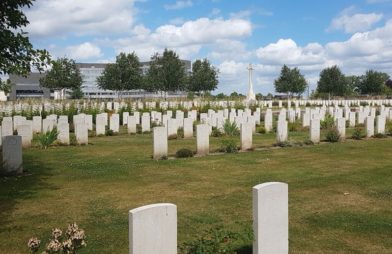 White House Cemetery, St. Jean-Les-Ypres